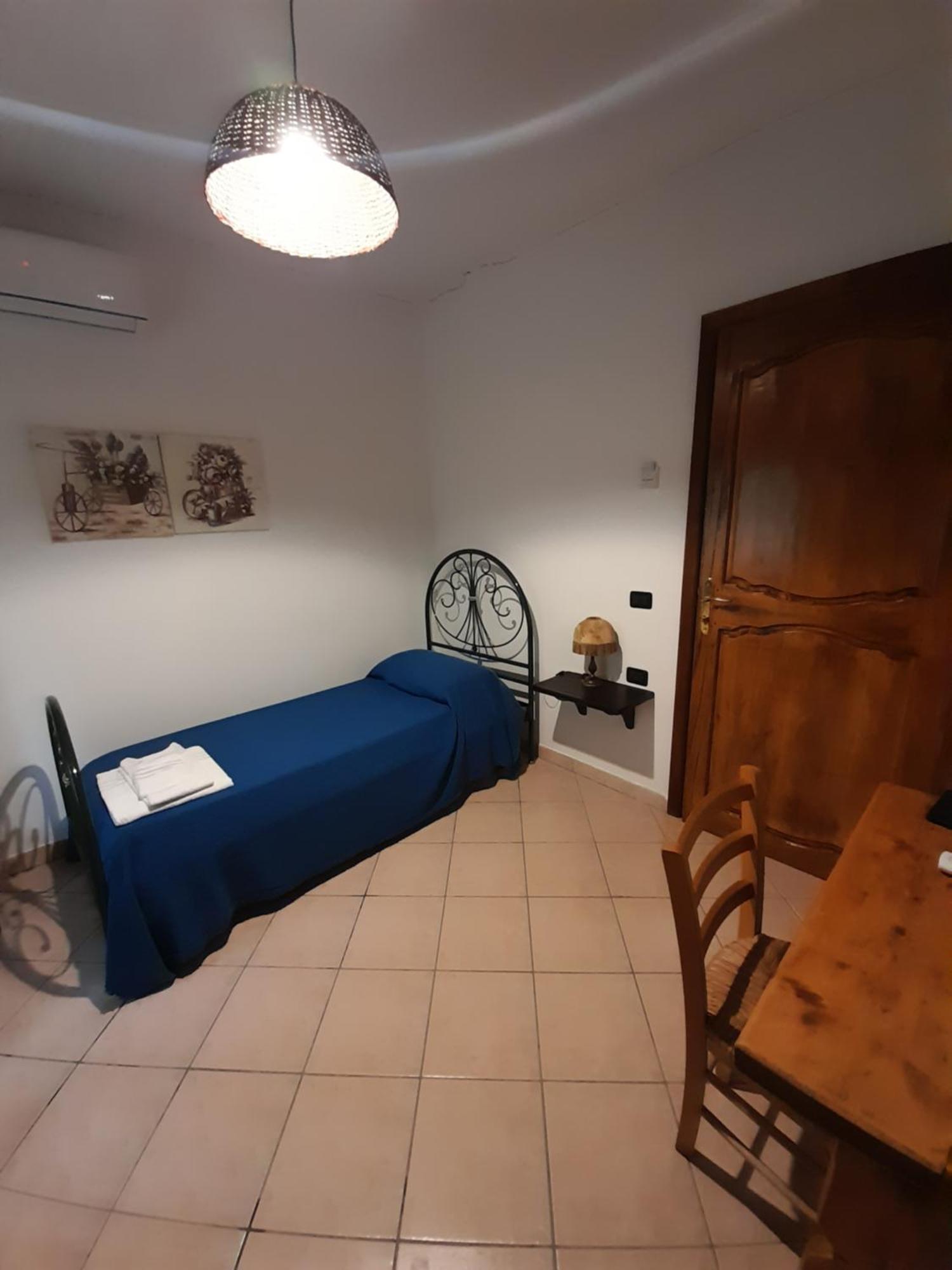 Bed and Breakfast Casale Del Gufo Chiaravalle Esterno foto