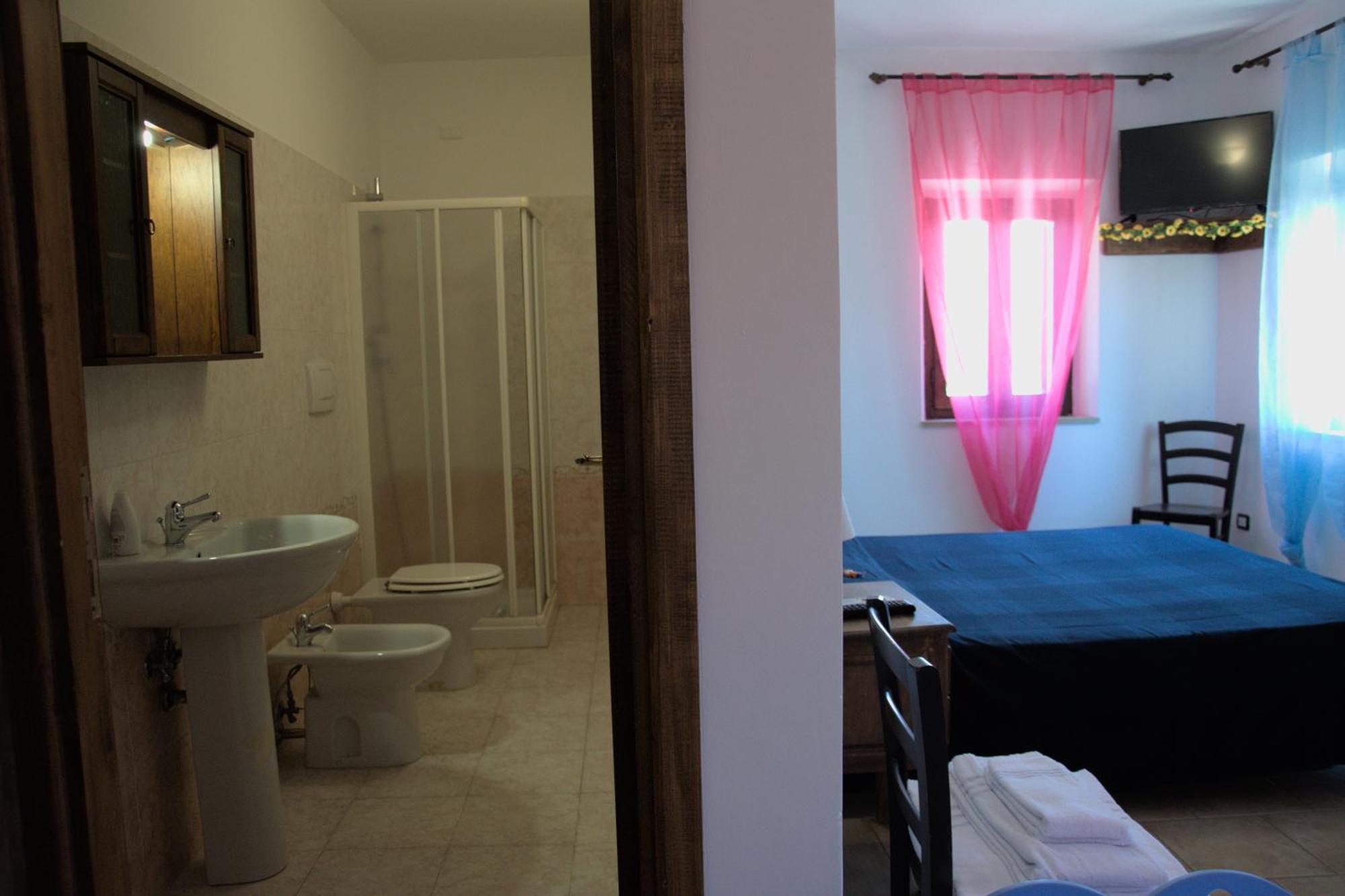 Bed and Breakfast Casale Del Gufo Chiaravalle Esterno foto