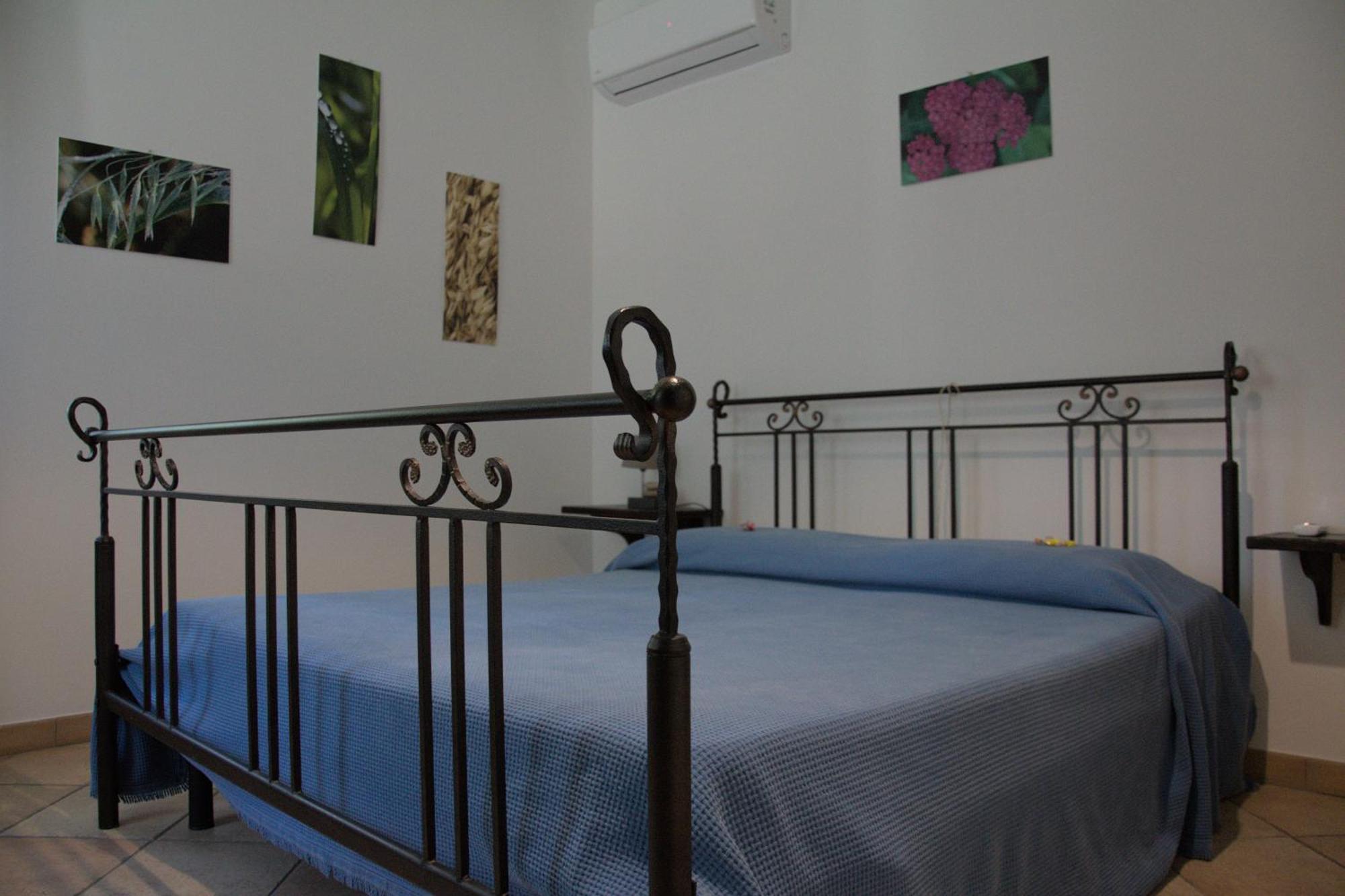 Bed and Breakfast Casale Del Gufo Chiaravalle Esterno foto