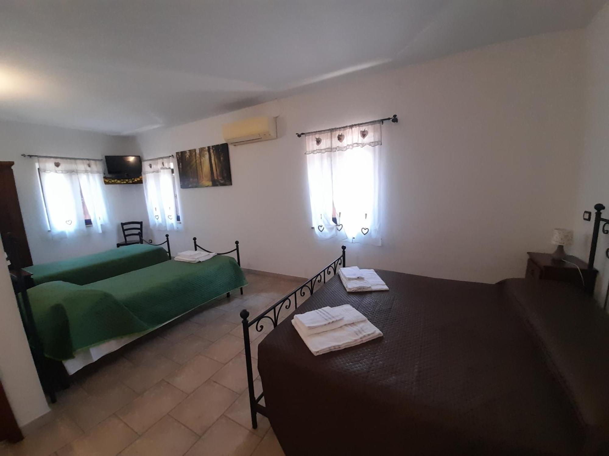 Bed and Breakfast Casale Del Gufo Chiaravalle Esterno foto